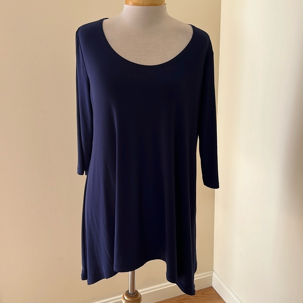 Clara sun Woo medium navy top.